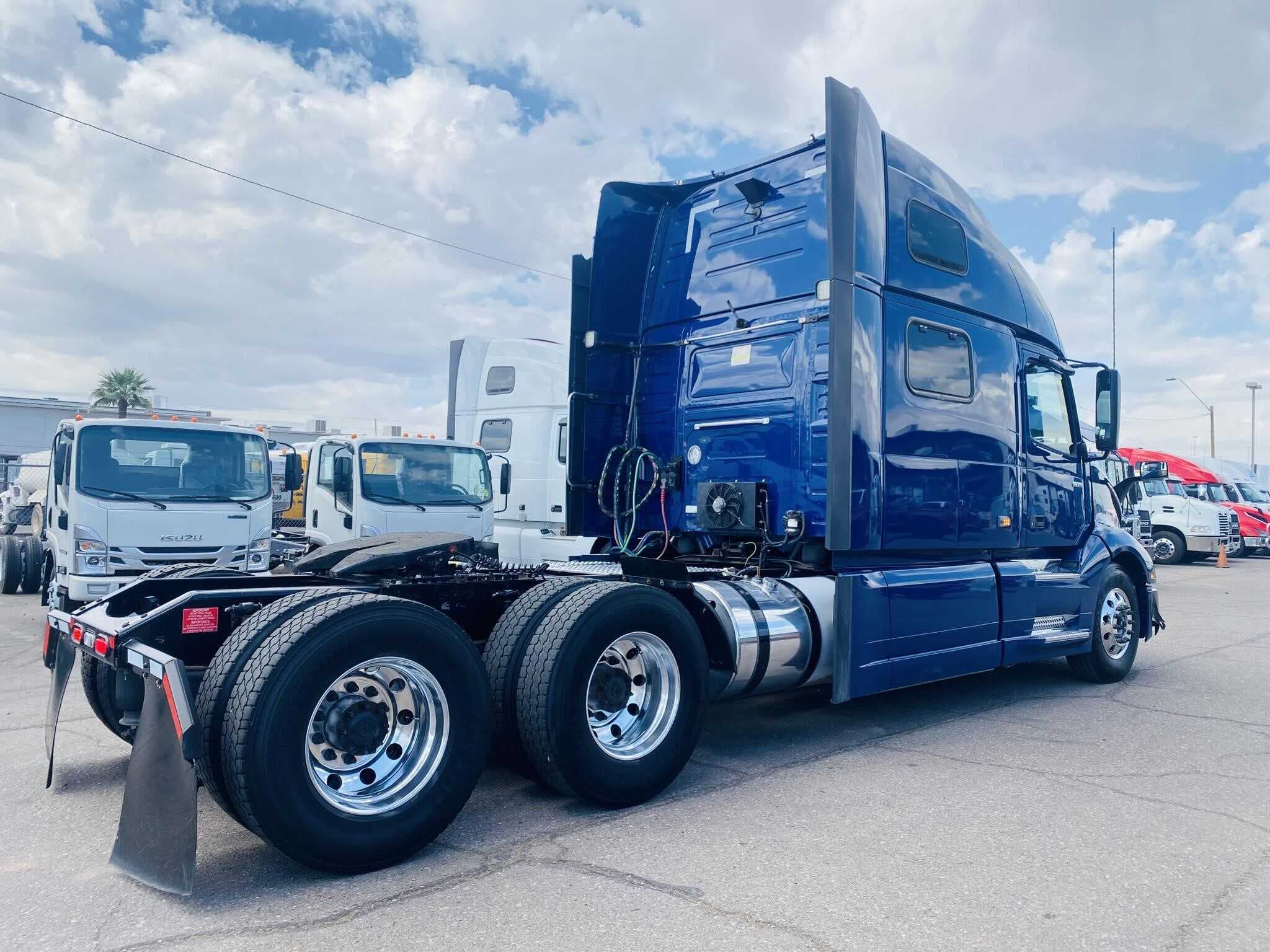 2019 VOLVO VNL64T860 image 3