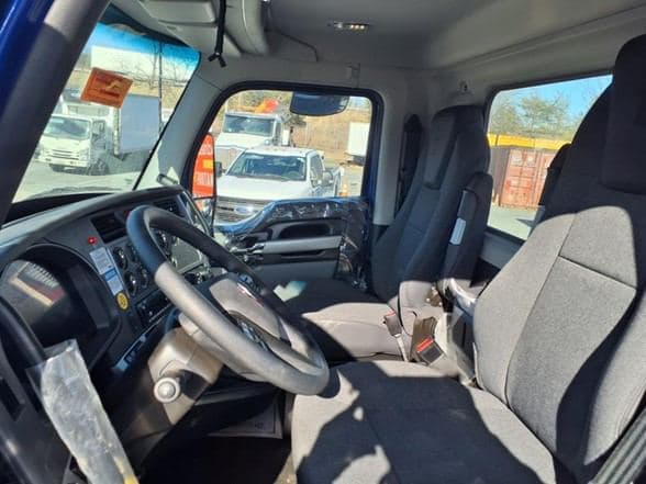 2025 Kenworth T880 image 19