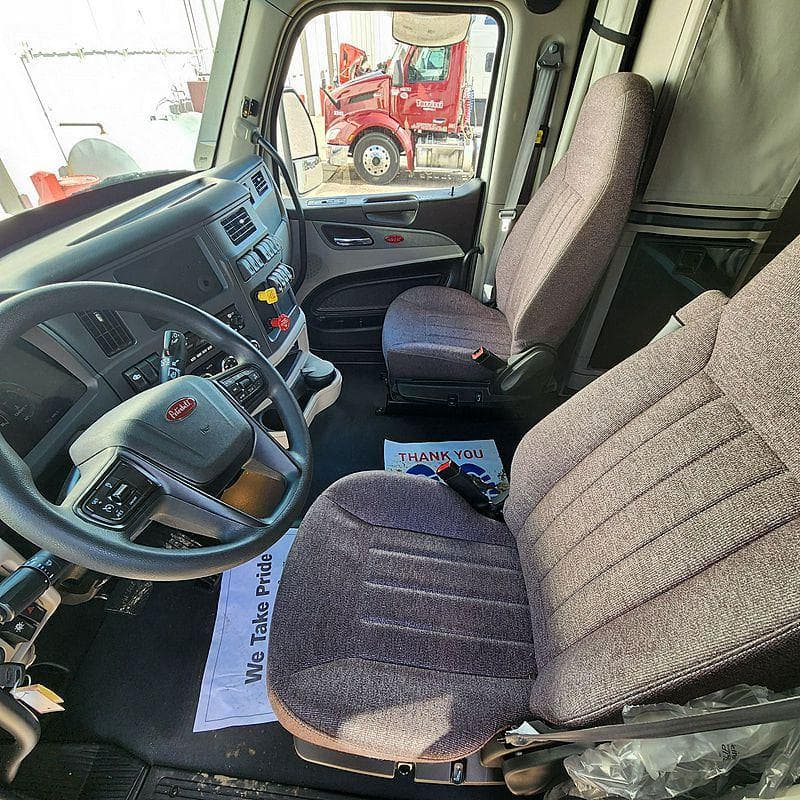 2024 Peterbilt 579 image 9