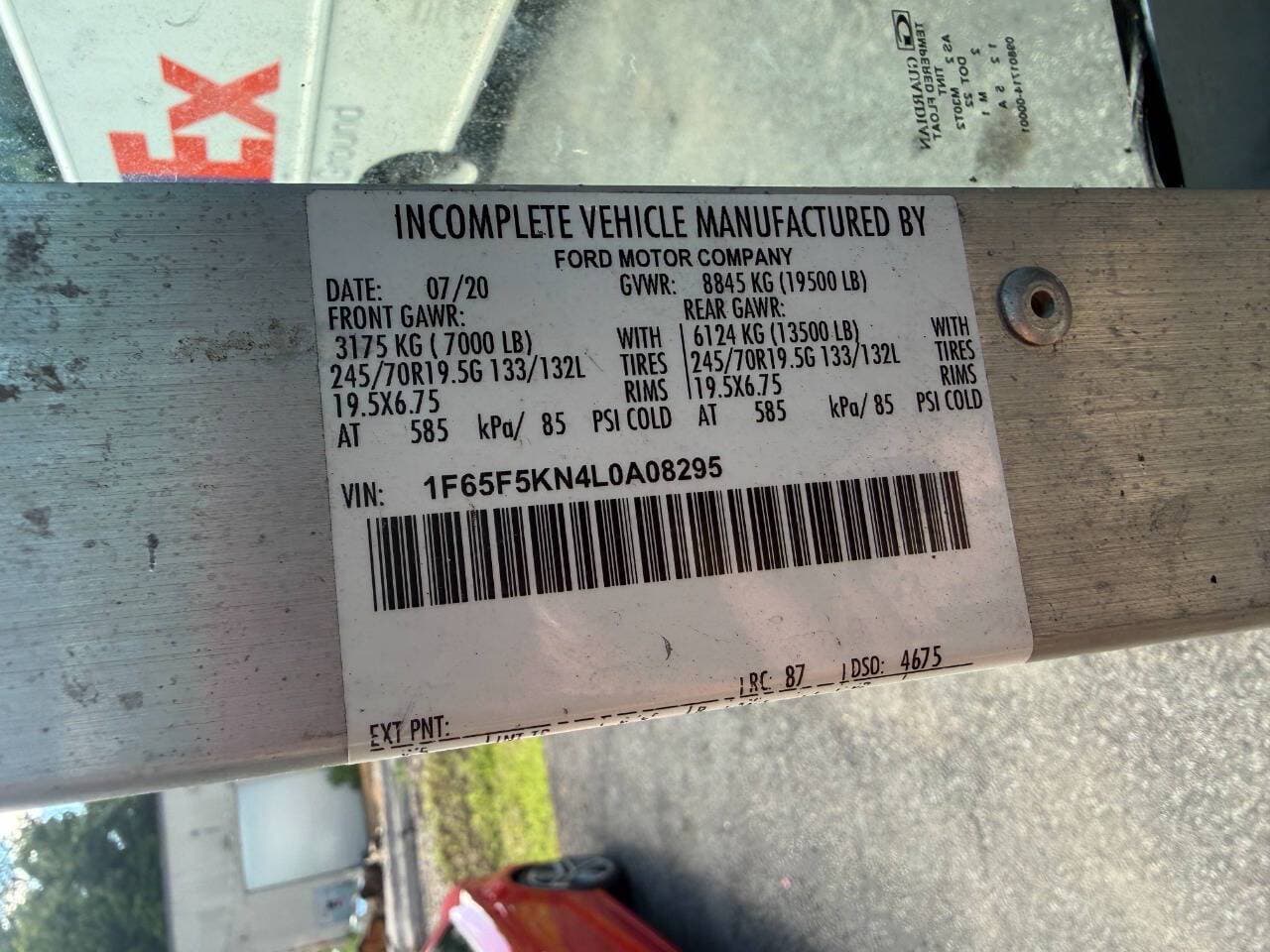 2020 Ford Stripped Chassis image 9
