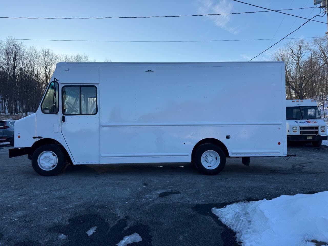 2021 Freightliner MT45 image 9