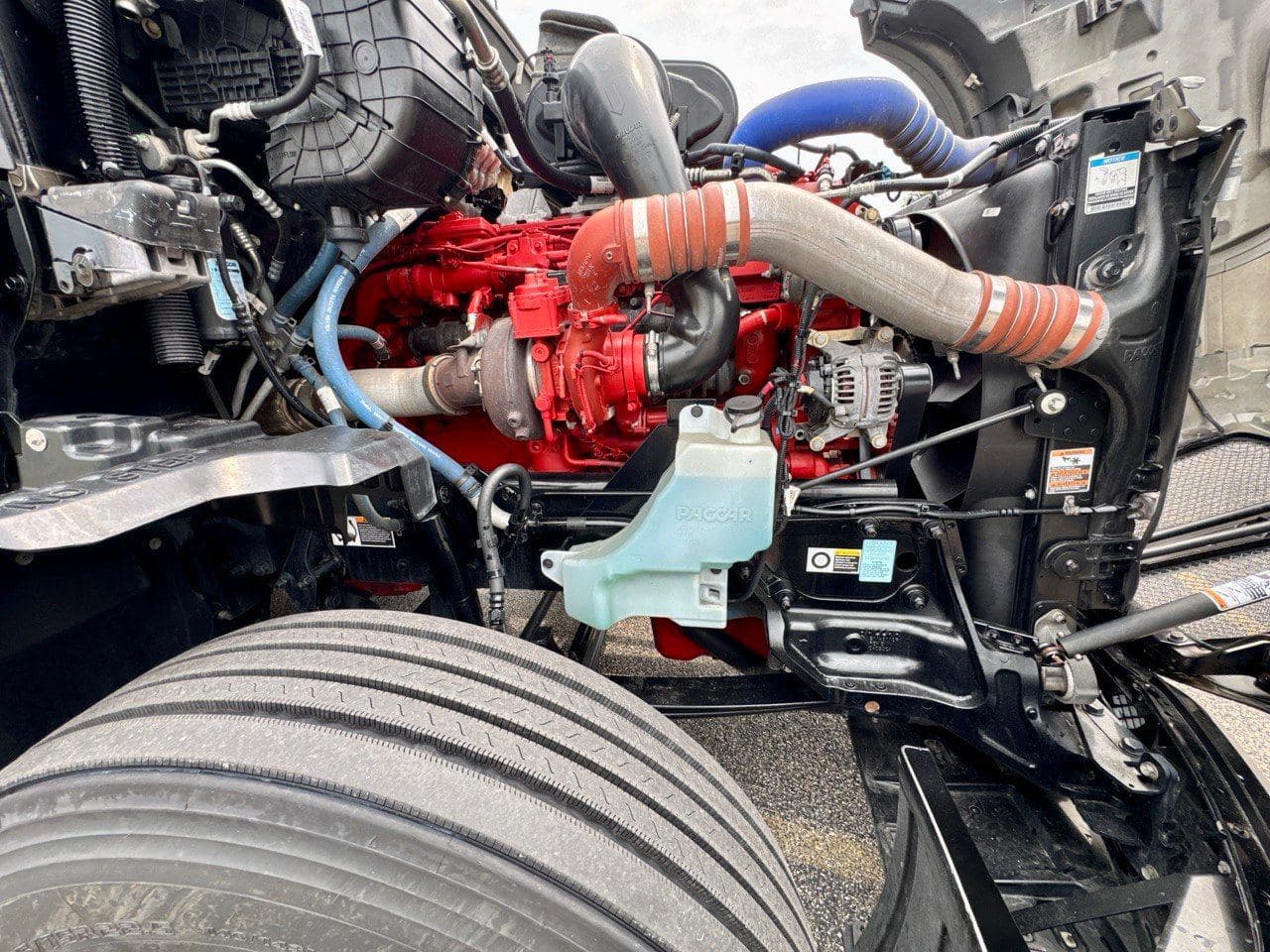 2023 Kenworth T680 image 10