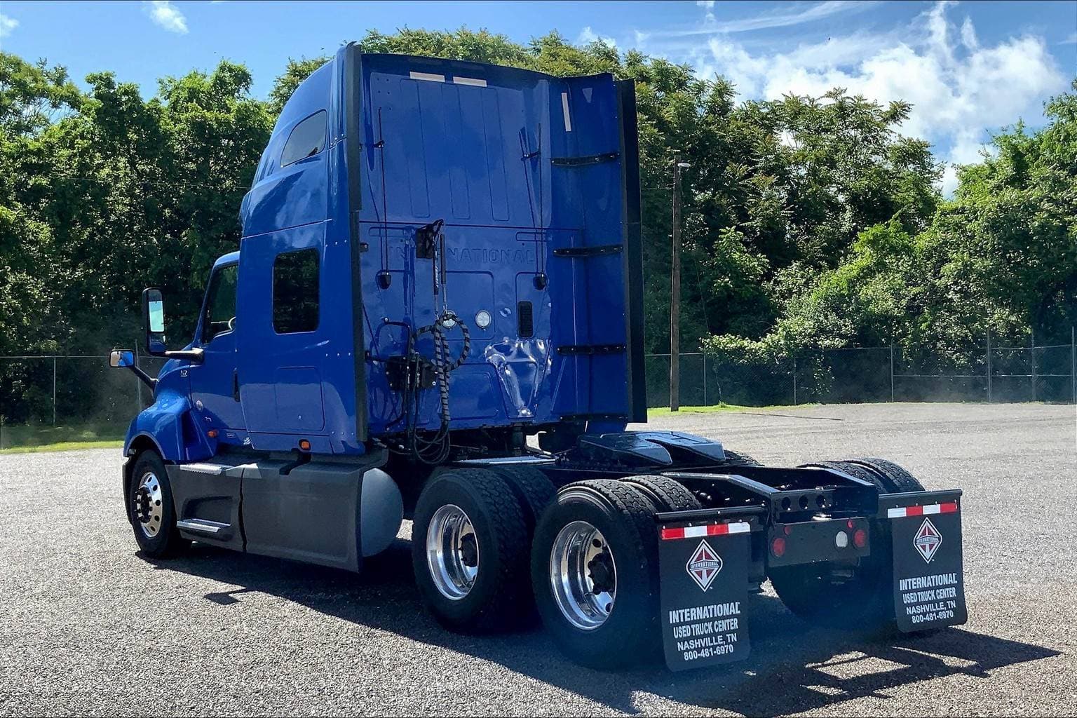 2022 International LT625 Sleeper Semi Truck - 73" Raised Roof Sleeper, A26 450HP, 12 Speed image 12