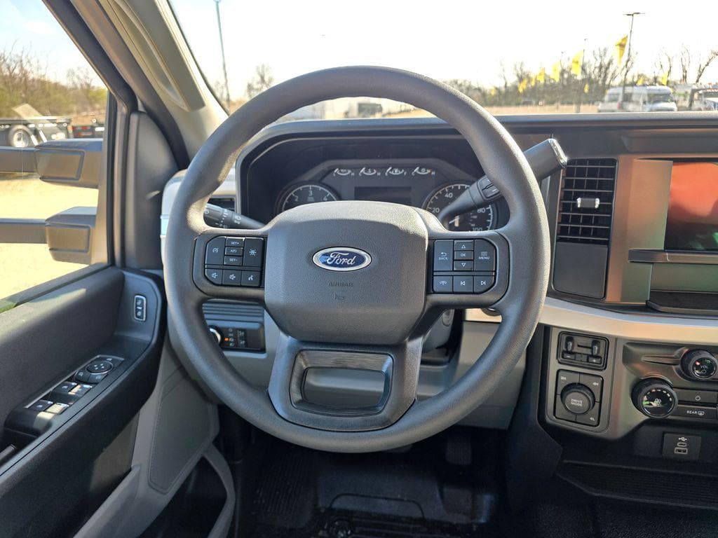 2026 Ford F-350SD XL Service Utility Body image 44