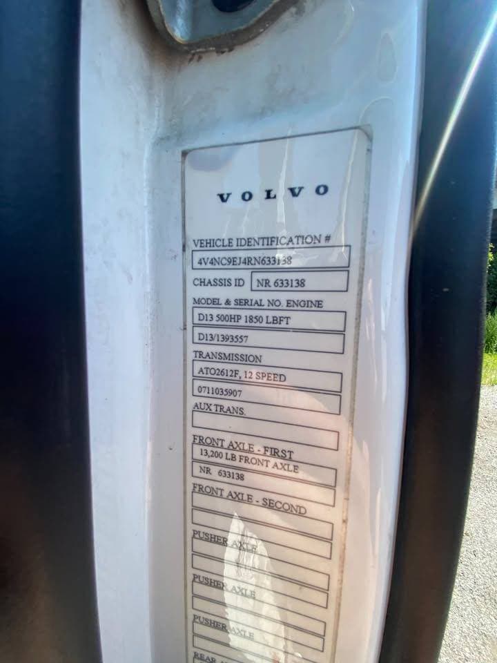 2024 Volvo VNL image 7