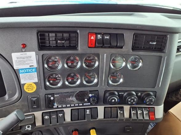 2025 Kenworth T880 image 12
