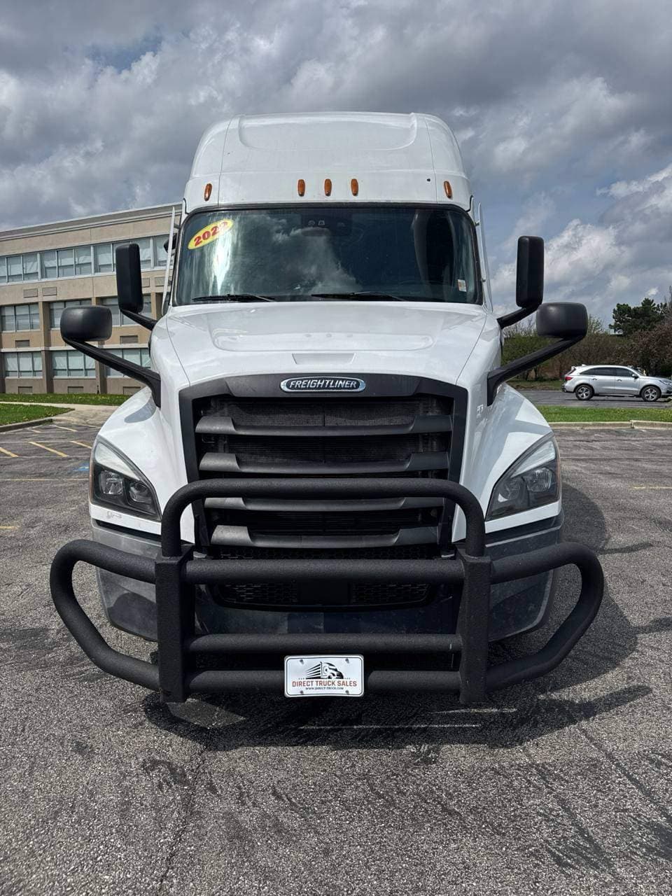 2022 Freightliner Cascadia 126 image 2