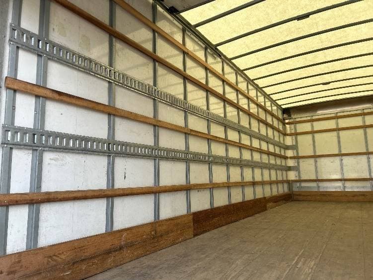 2022 International MV607 Box Truck - 220HP, 6 Speed Automatic, Roll up Door image 11