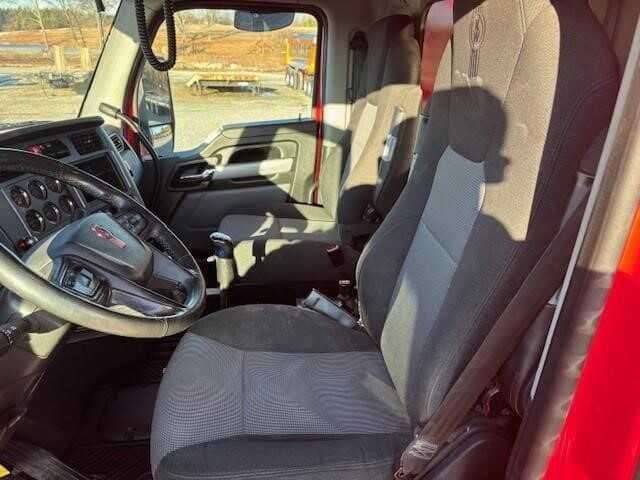 2022 Kenworth T880 image 11