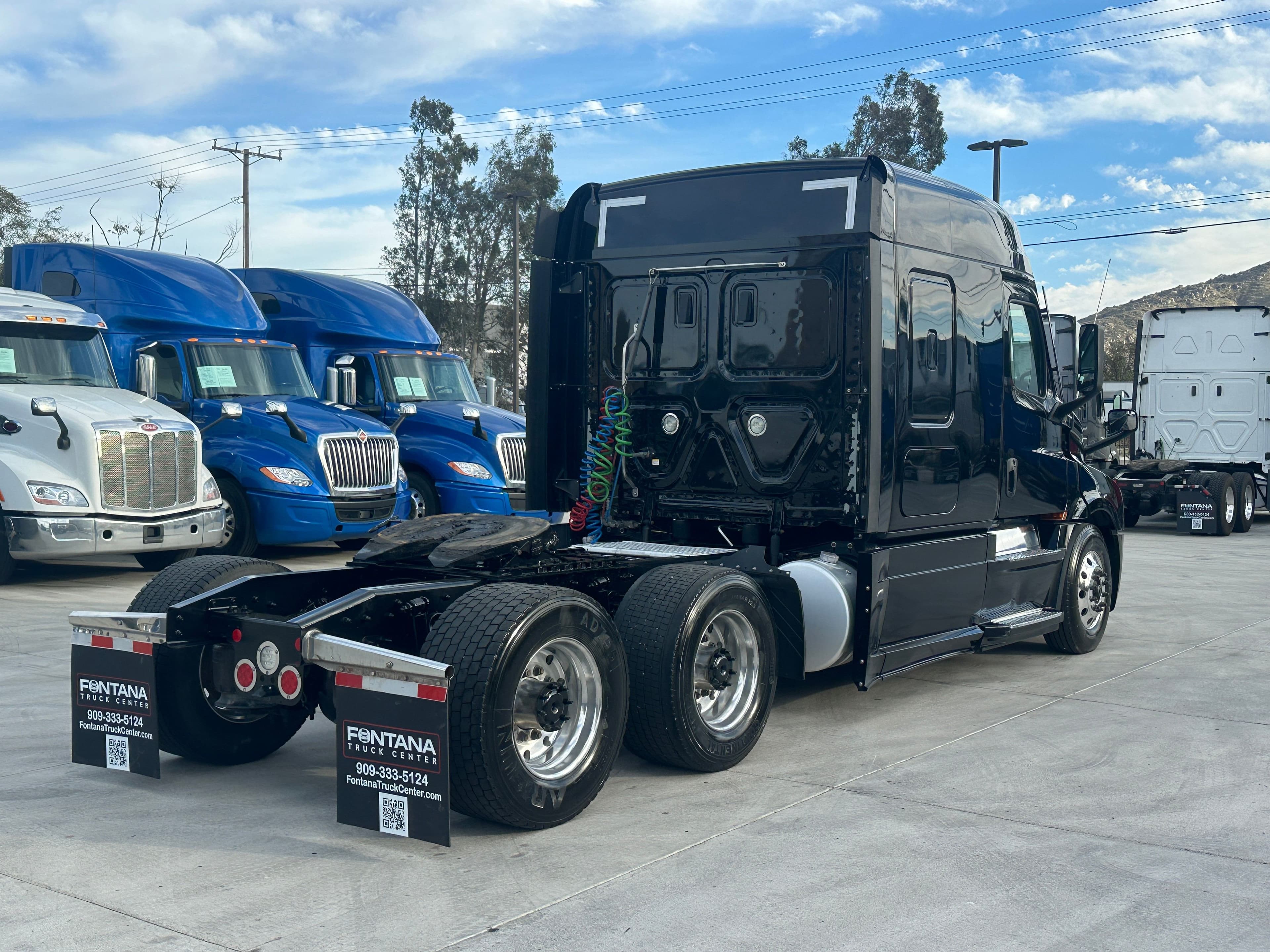 2021 Freightliner Cascadia 126 image 5