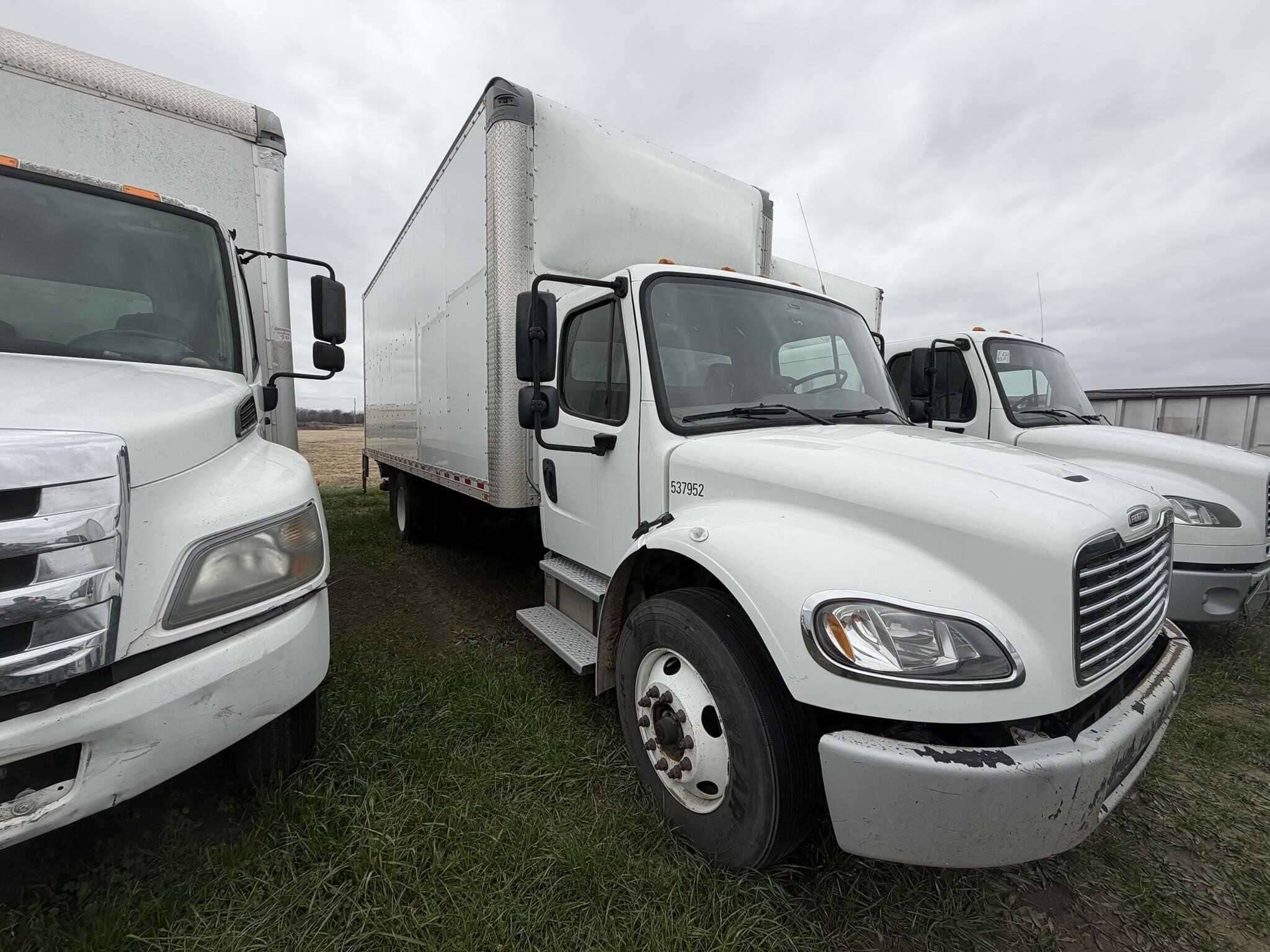 2022 Freightliner M2 image 1