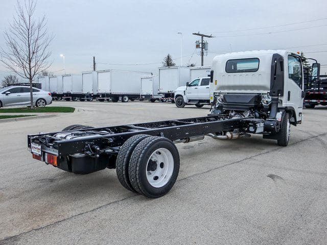 2025 Chevrolet 4500 HG LCF Gas Base image 3