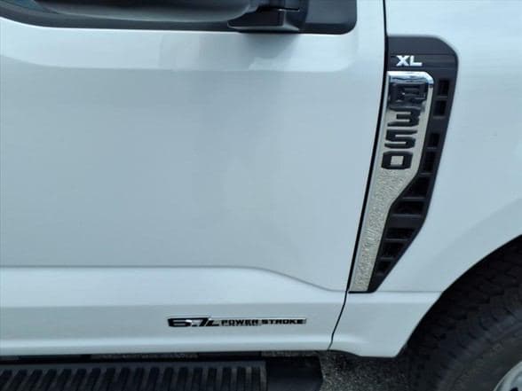2026 Ford F350 SD XL image 9