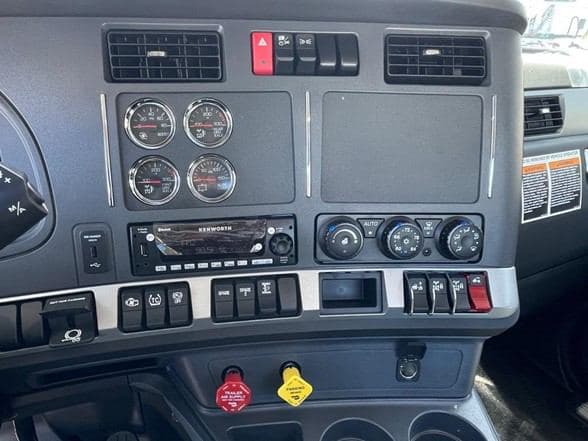 2026 Kenworth T880 image 7