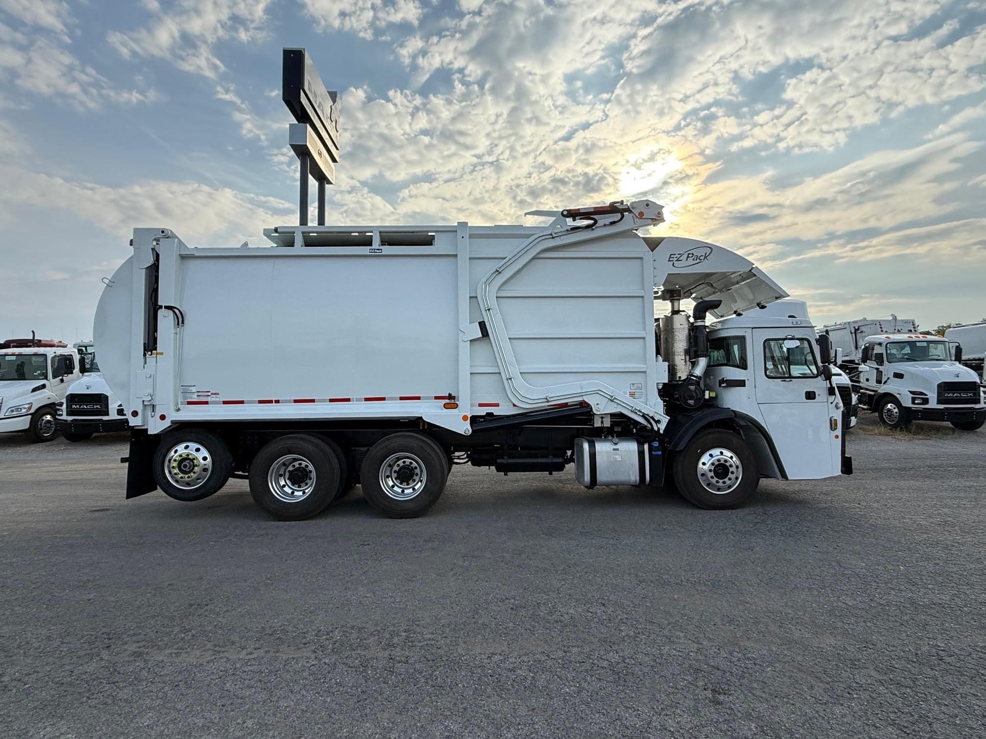 2025 MACK LR64R 120653 image 7