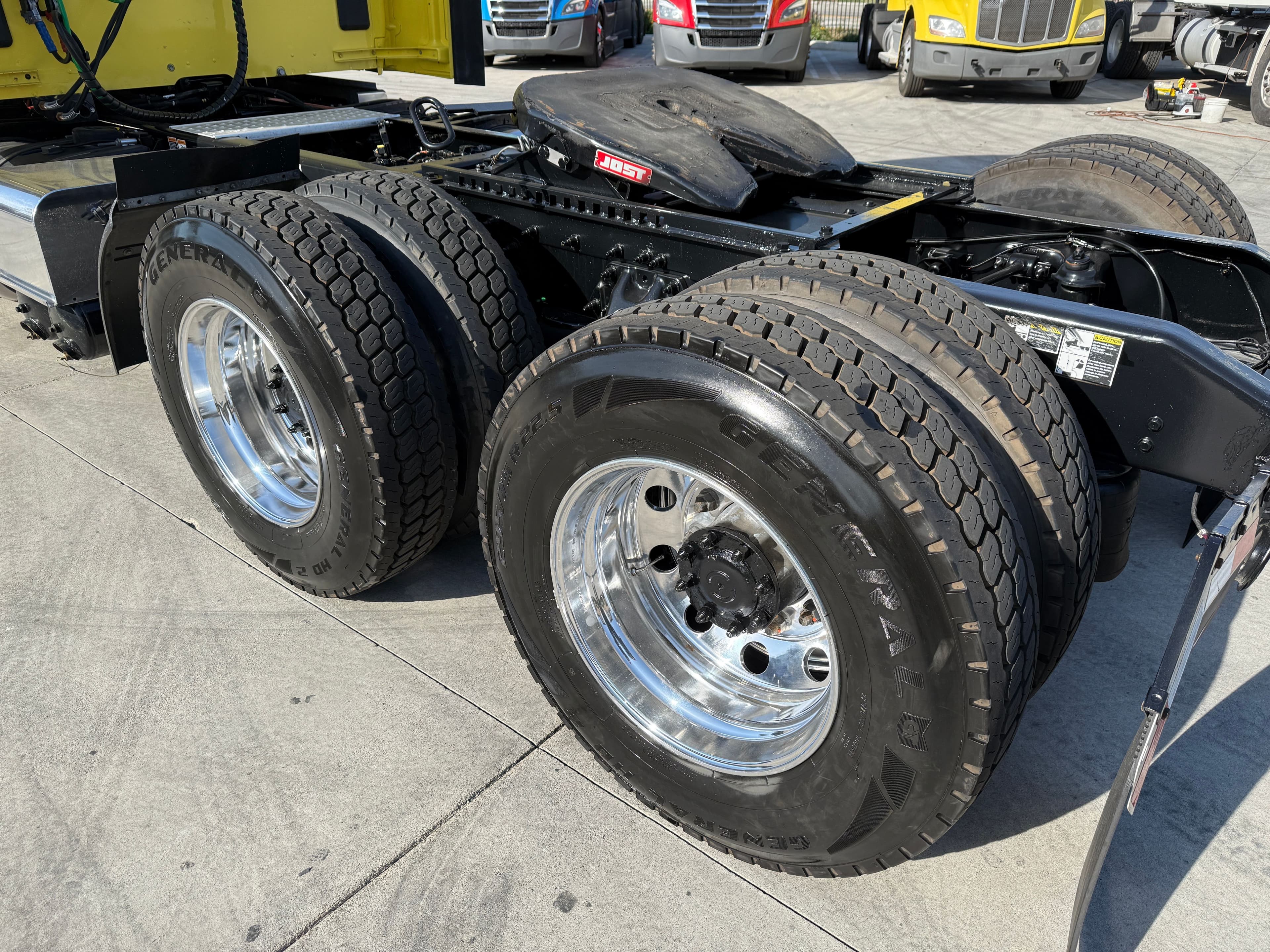 2021 Peterbilt 579 image 11