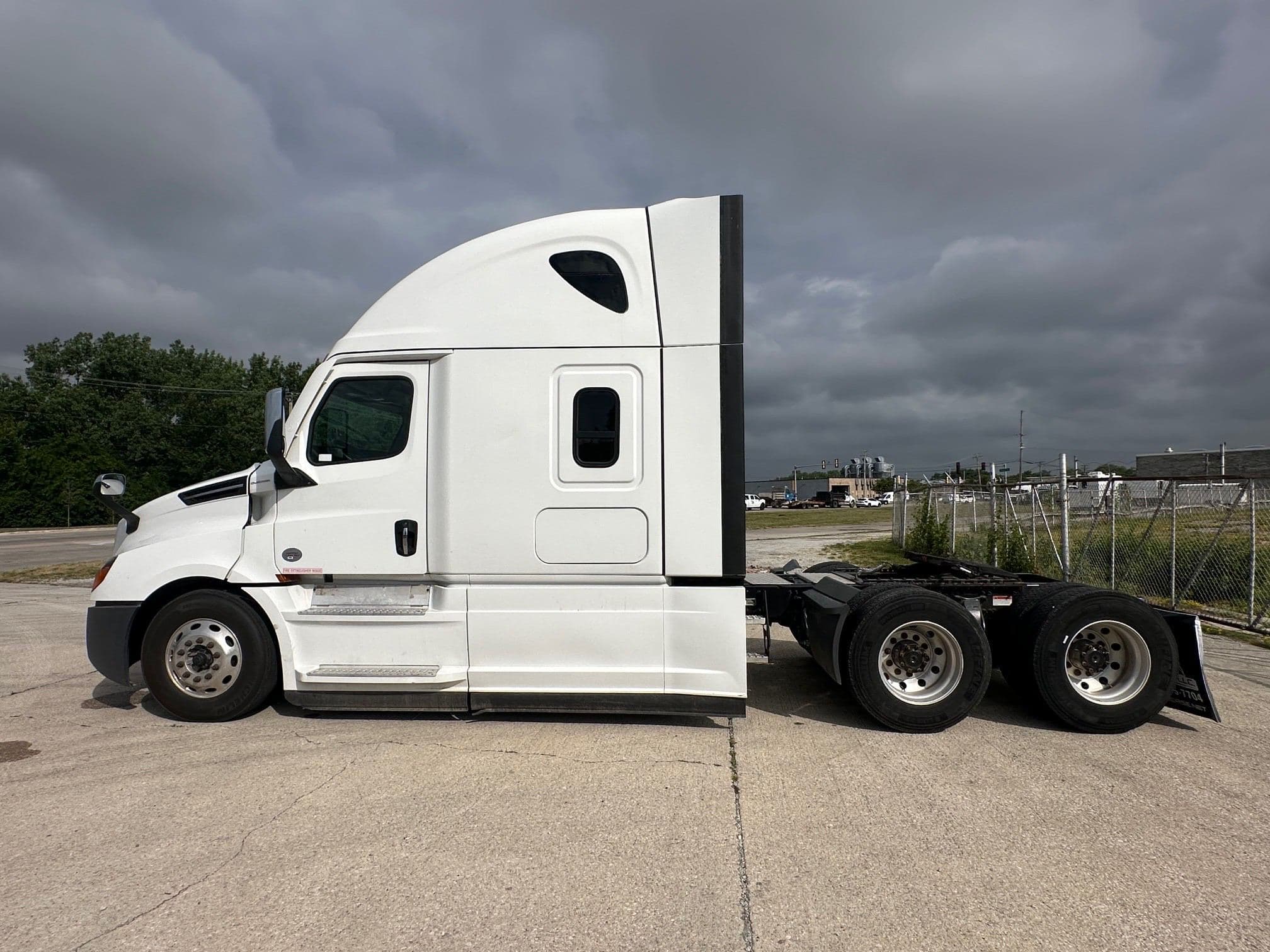 2022 Freightliner Cascadia image 5