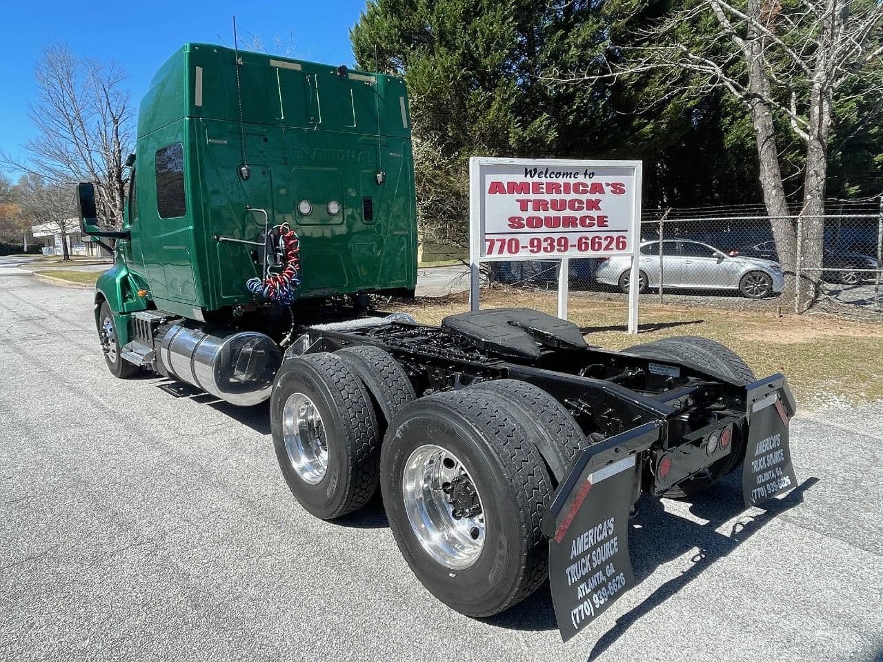 2018 International LT image 5