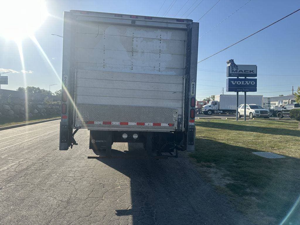 2020 Hino 338 image 4