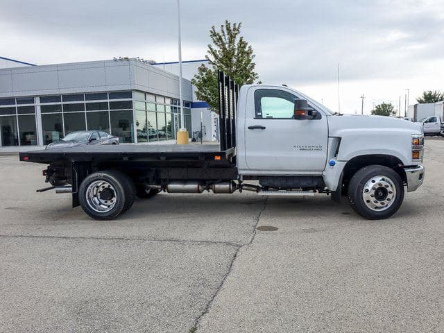 2024 Chevrolet Silverado 6500HD image 2