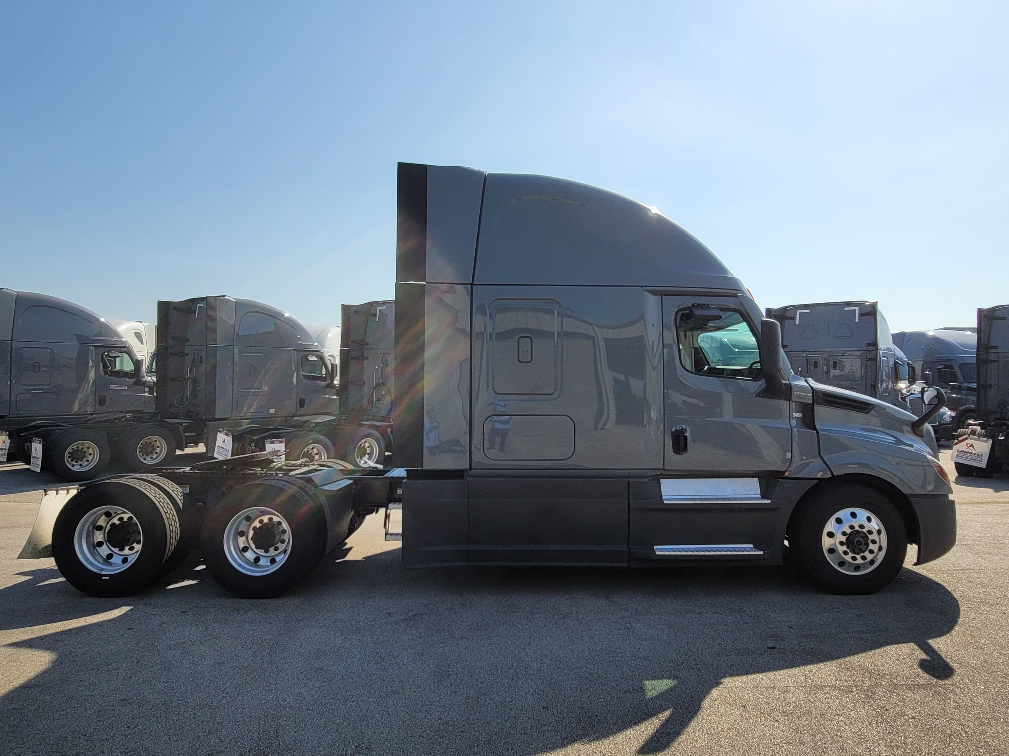 2024 Freightliner Cascadia 125 image 4