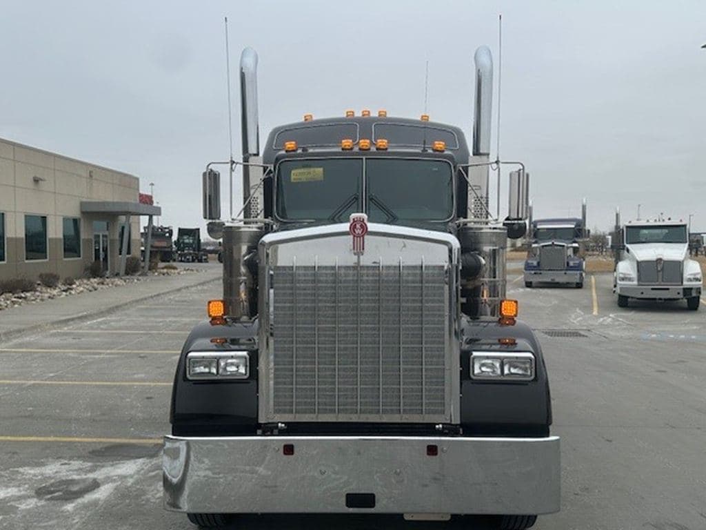 New 2026 KENWORTH W900 image 18