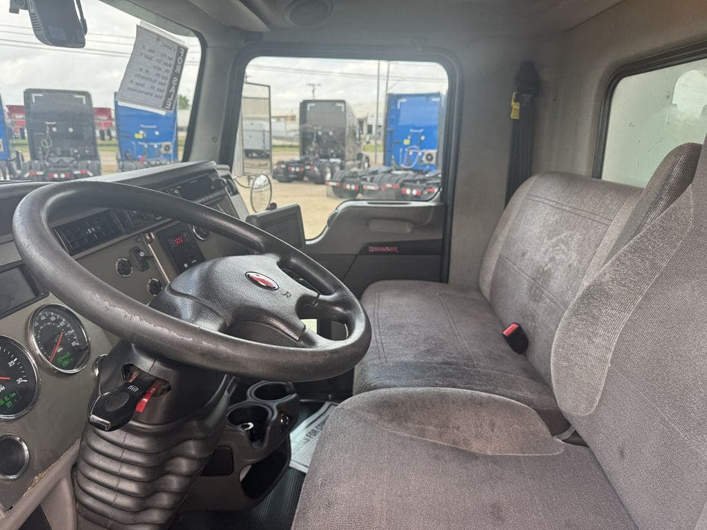 Used 2022 KENWORTH T270 image 12