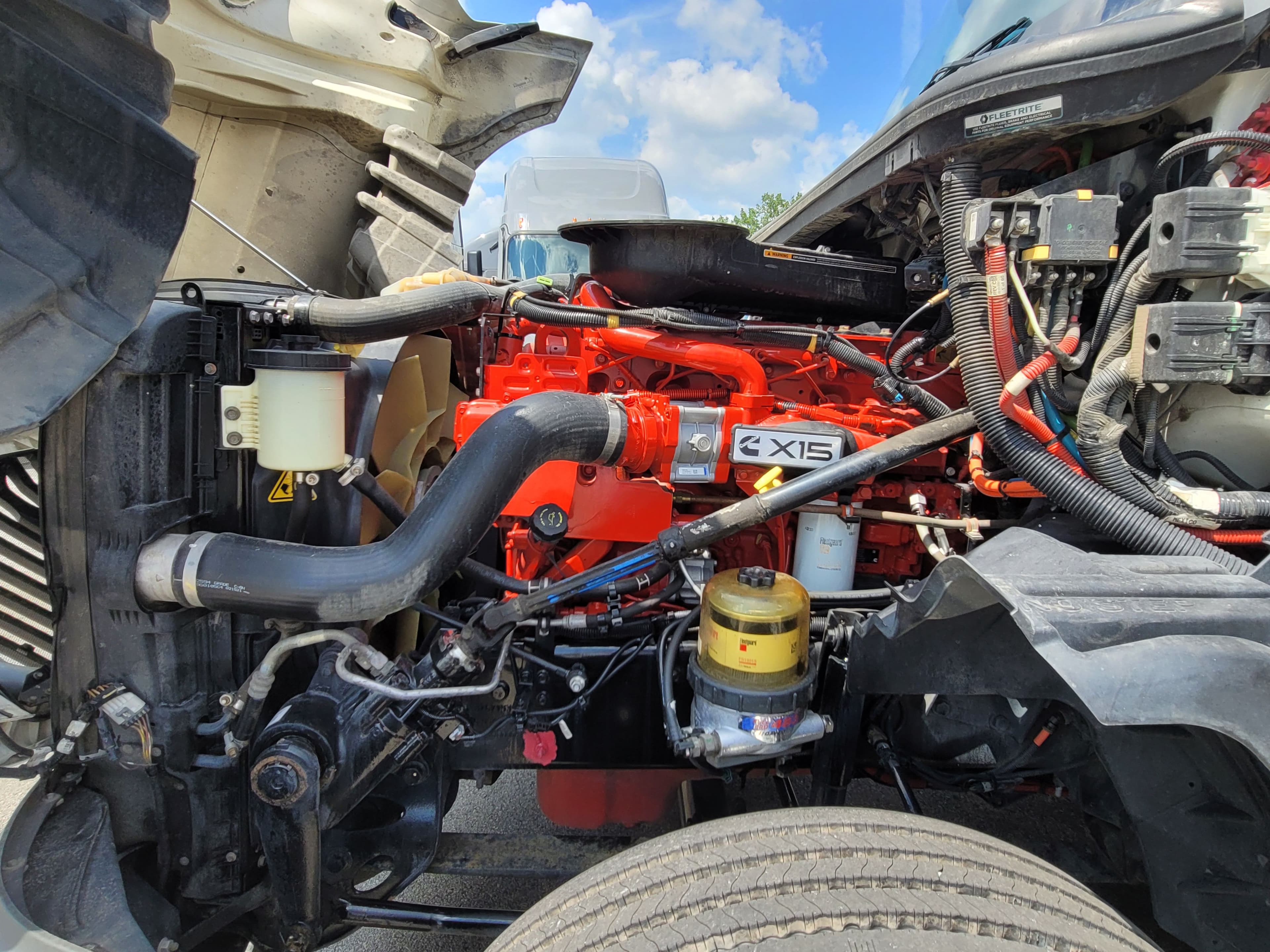 2022 International LT625 image 6