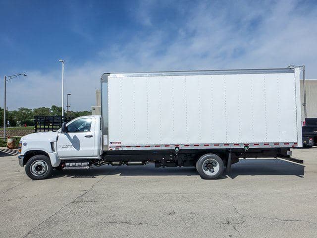 2024 Chevrolet Silverado 5500HD Work Truck 20'x96"x91" Box Truck image 6