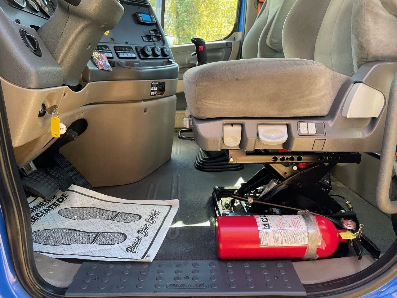 2020 Freightliner Cascadia 125 image 17