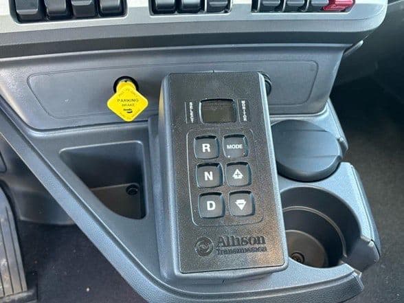 2025 Kenworth T880 image 8