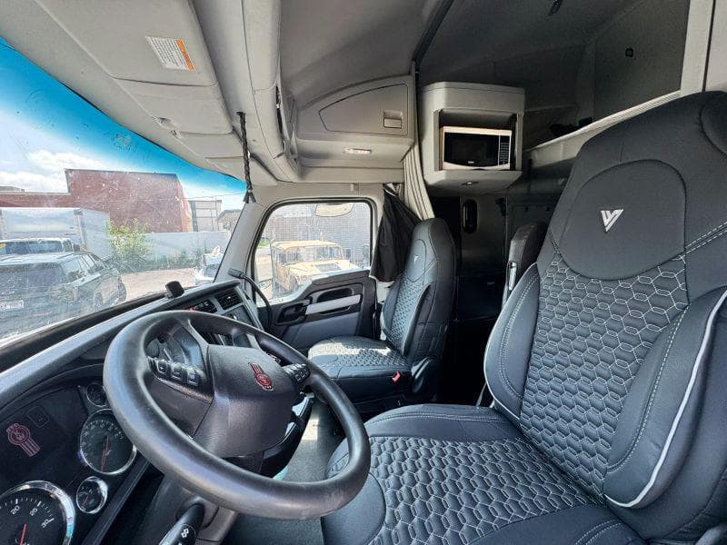 2022 Kenworth T600 image 10