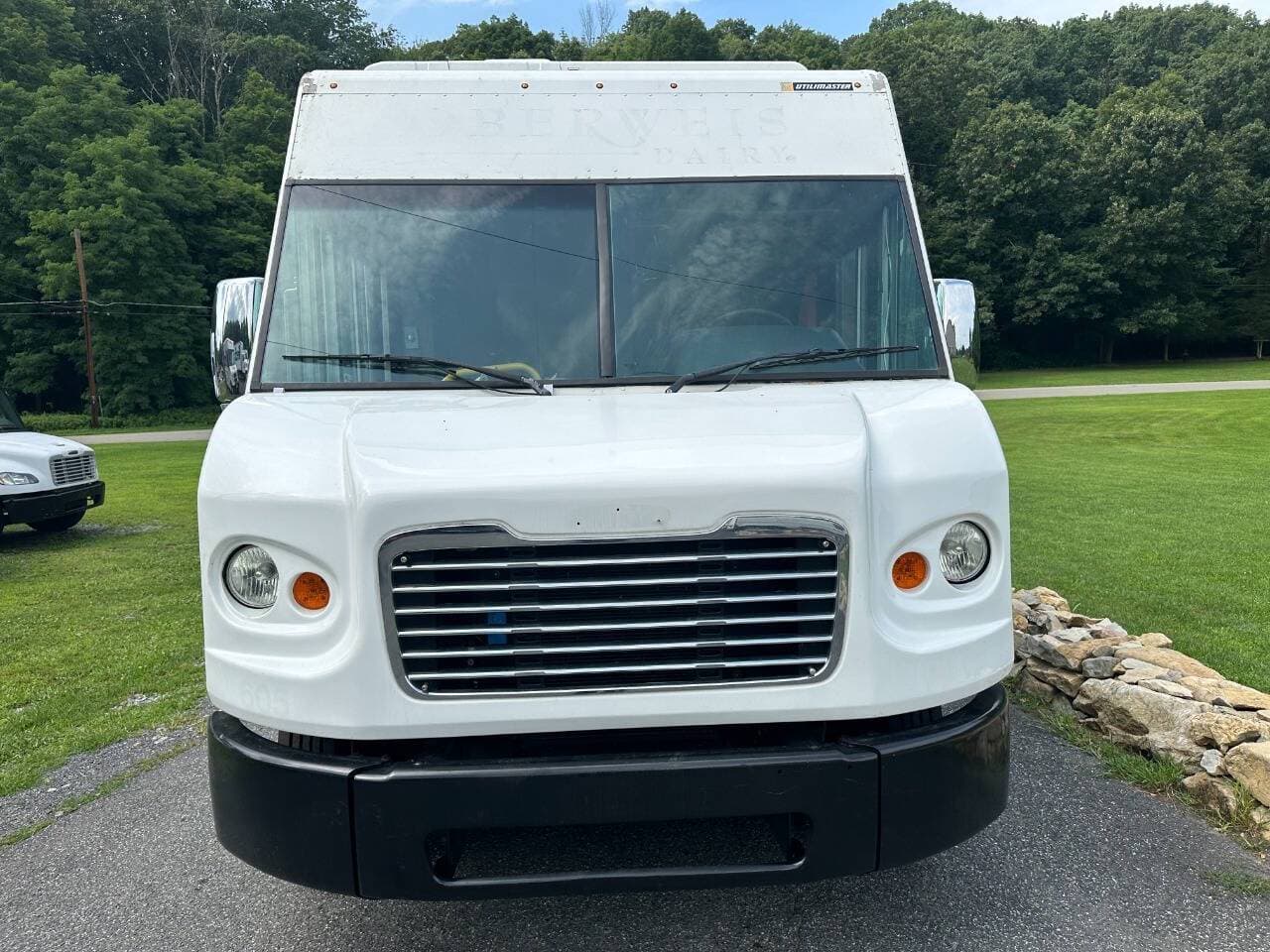 2017 Freightliner MT45 image 29