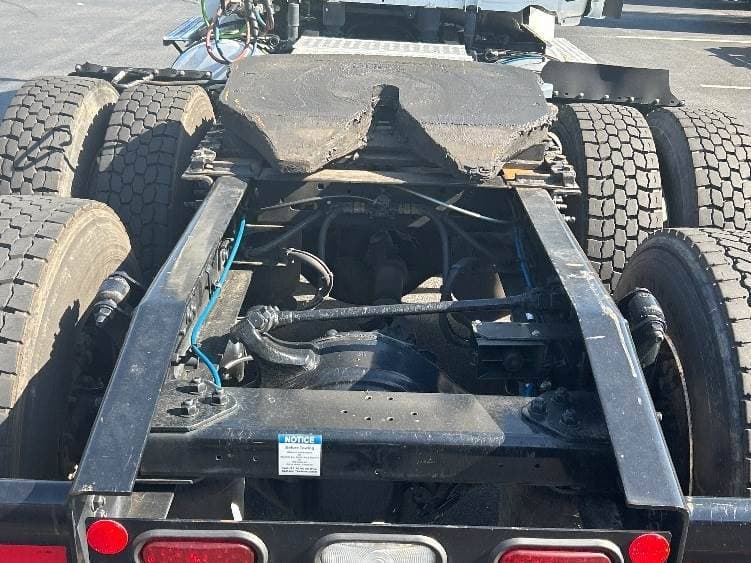 2021 Freightliner Cascadia image 9