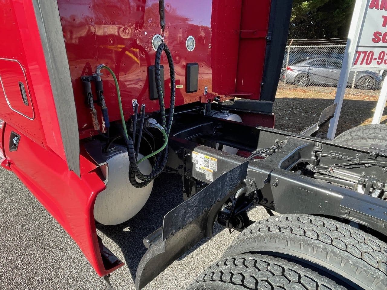 2018 Kenworth T680 image 10