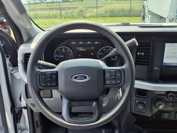 2025 Ford F450 image 15