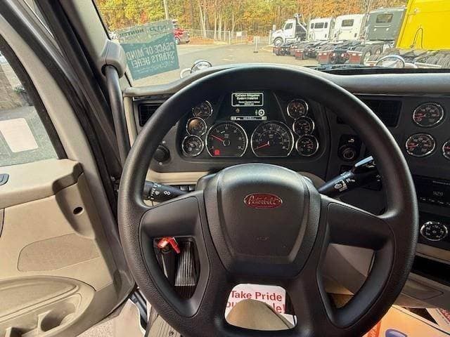 2021 Peterbilt 567 image 6