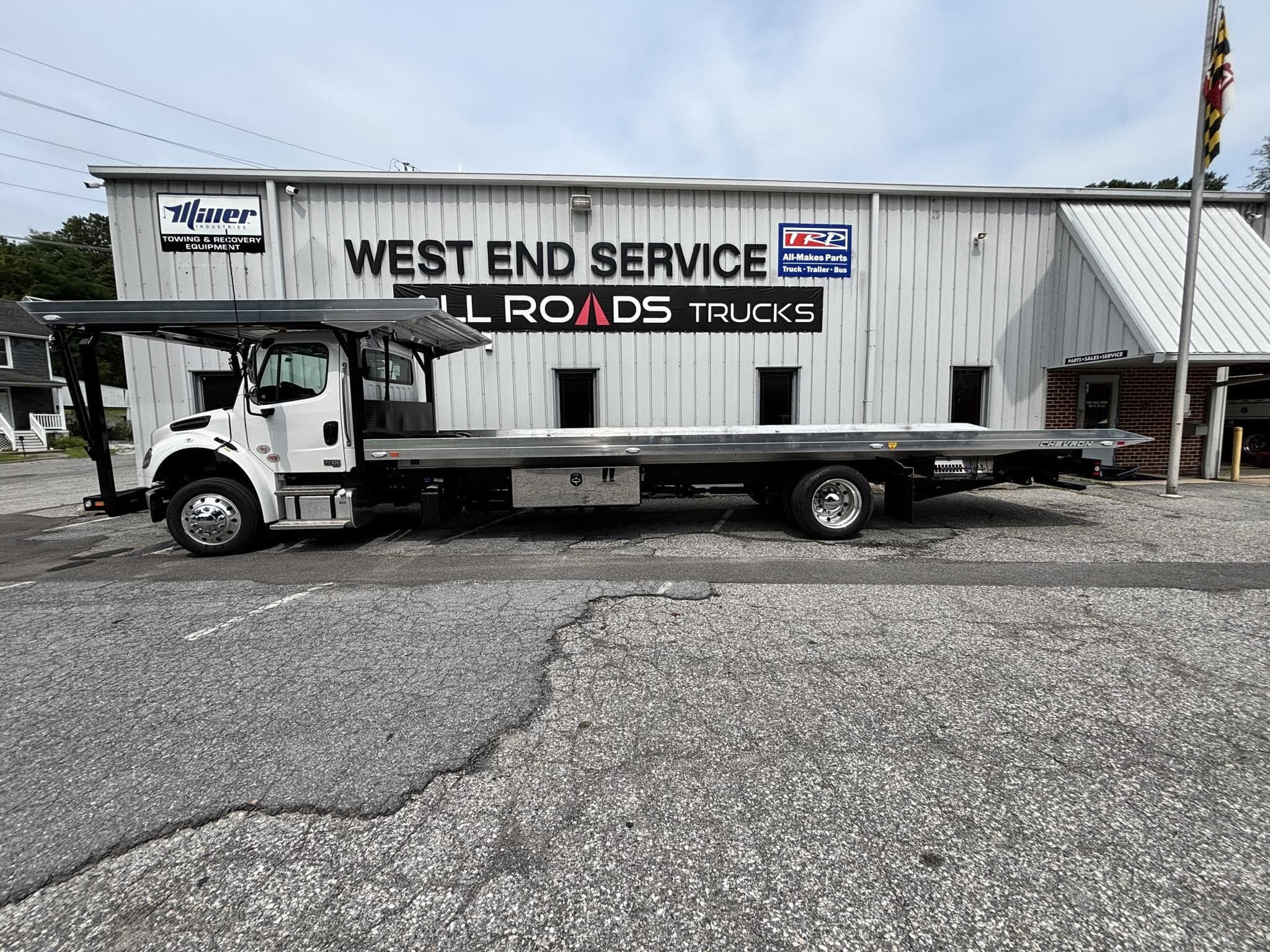 2027 Freightliner BUSINESS CLASS M2 106 image 1