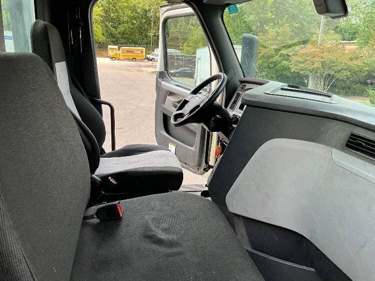 2018 Freightliner Cascadia image 6