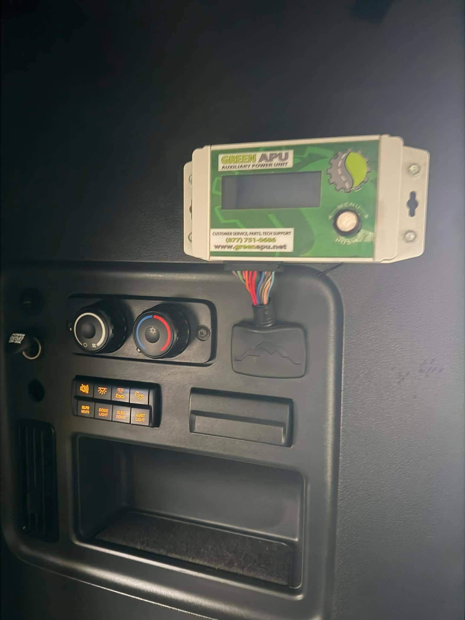 2022 Freightliner Cascadia image 8