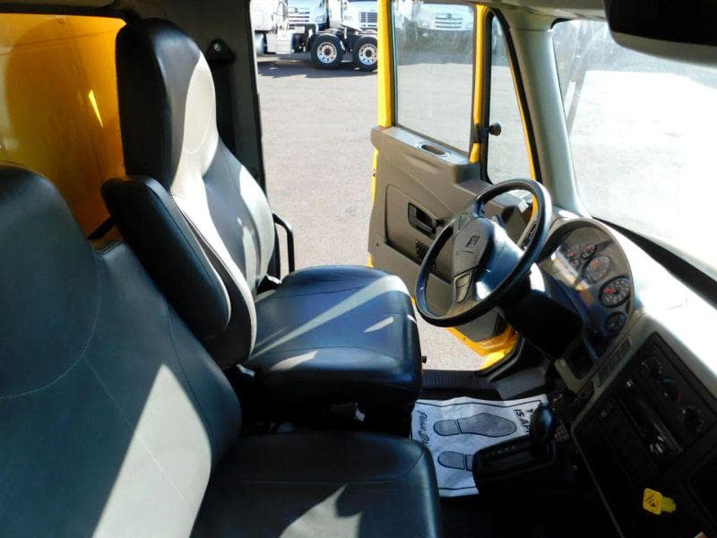 2019 International 4300 image 24