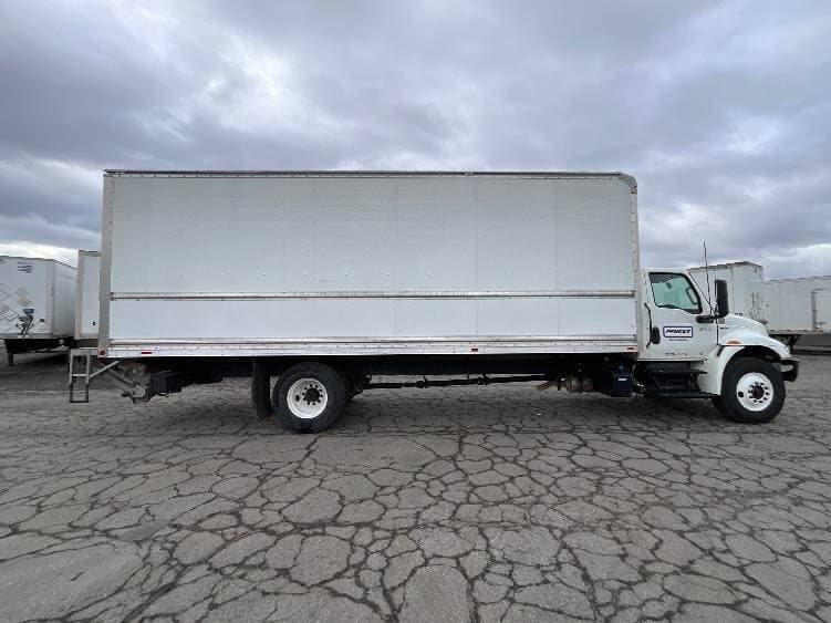 2022 International MV607 Box Truck - 220HP, 6 Speed Automatic, Roll up Door image 15