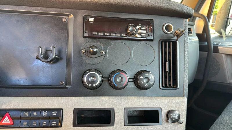 2018 Freightliner Cascadia image 15