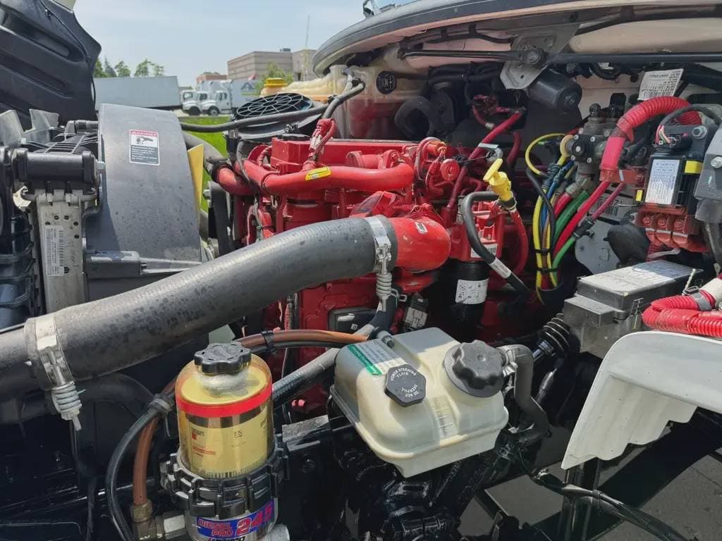 2020 Freightliner M2 image 11