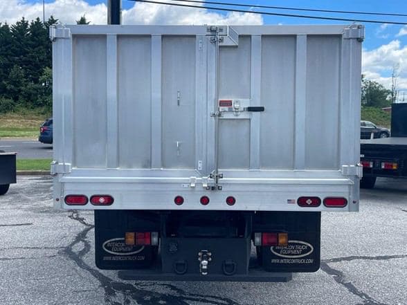 2024 Isuzu NRR image 10