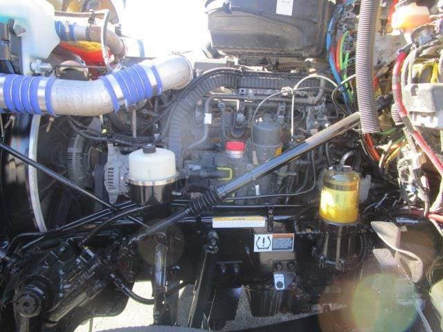 2020 Peterbilt 567 image 8