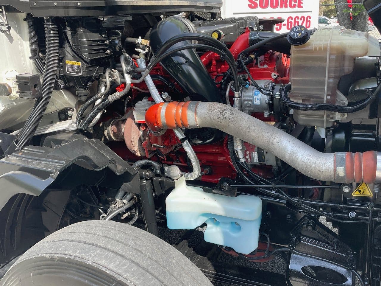 2019 International LT625 image 27