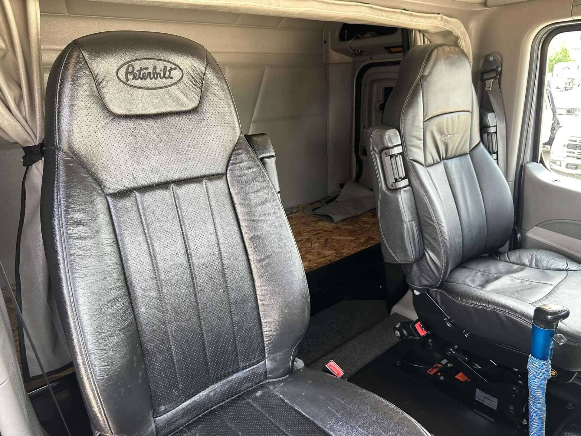 2021 Peterbilt 567 image 10