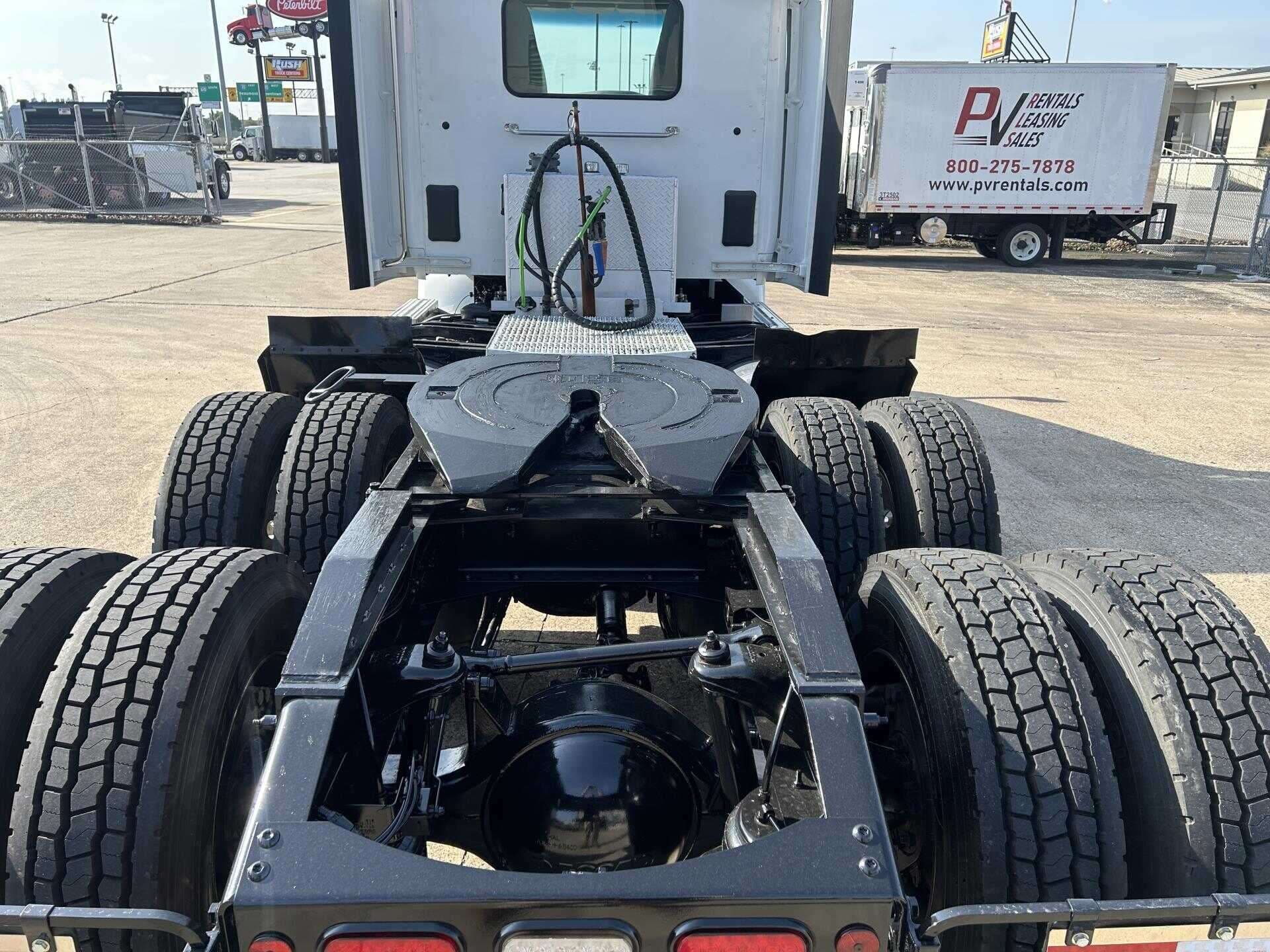 Used 2020 Peterbilt 579 Conventional - Day Cab in Houston, TX image 7