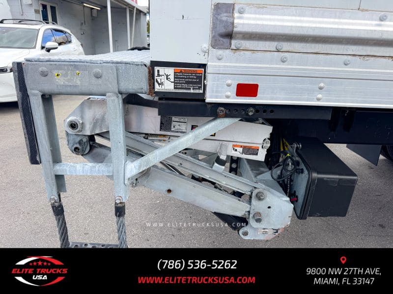 2020 Hino 268 image 29
